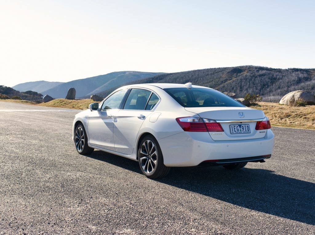 UP STYLED: Blue accents give the hybrid style, while 18-inch wheels are standard UP STYLED: Blue accents give the hybrid style, while 18-inch wheels are standard